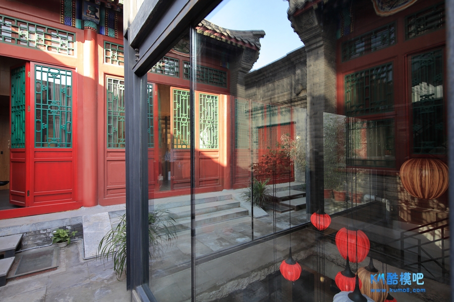 courtyard-2.jpg